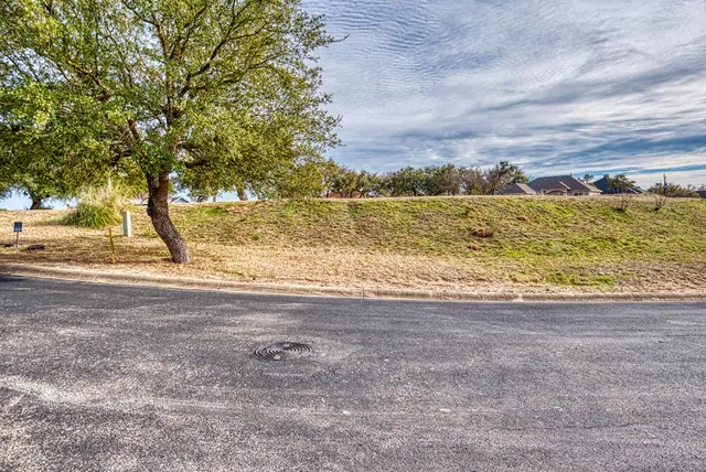 $76,000 | 1906 Chalet Circle, Kerrville, TX 78028