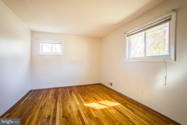 $3,900 | 14105 Parkland Drive, Rockville, MD 20853