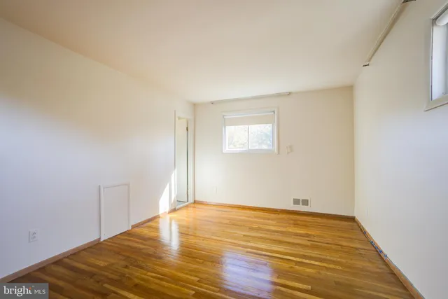 $3,900 | 14105 Parkland Drive, Rockville, MD 20853