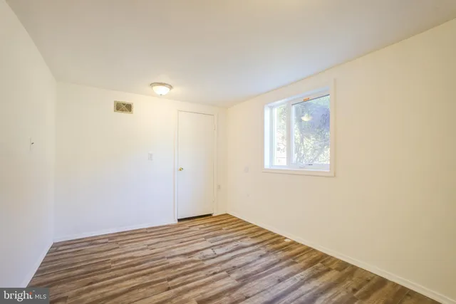 $3,900 | 14105 Parkland Drive, Rockville, MD 20853