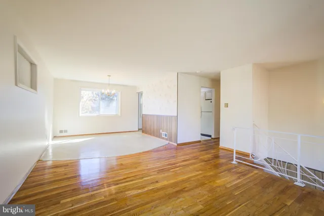 $3,900 | 14105 Parkland Drive, Rockville, MD 20853