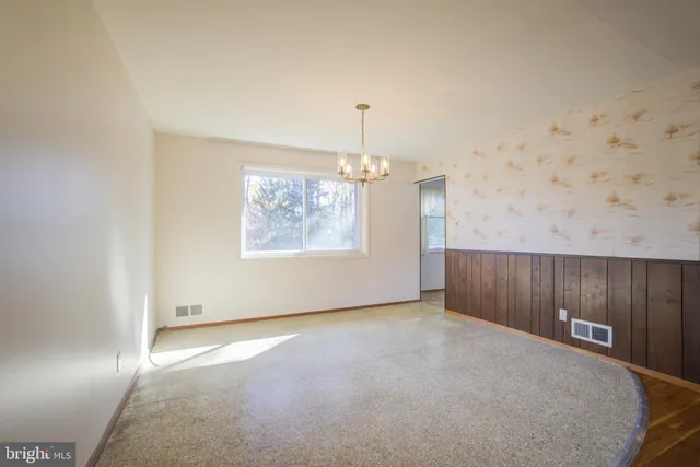 $3,900 | 14105 Parkland Drive, Rockville, MD 20853