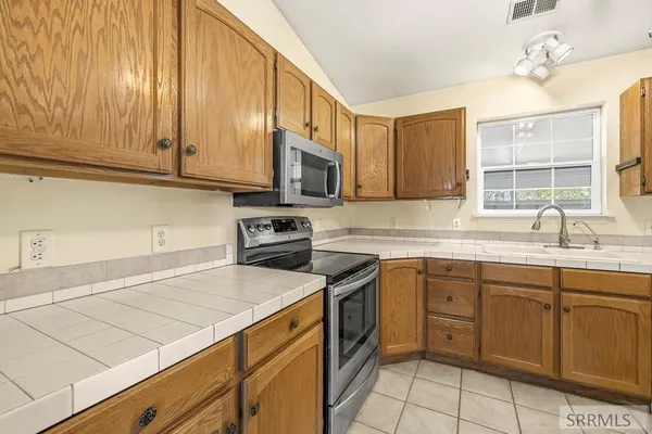 $399,900 | 1145 East Airport Road, Blackfoot, ID 83221