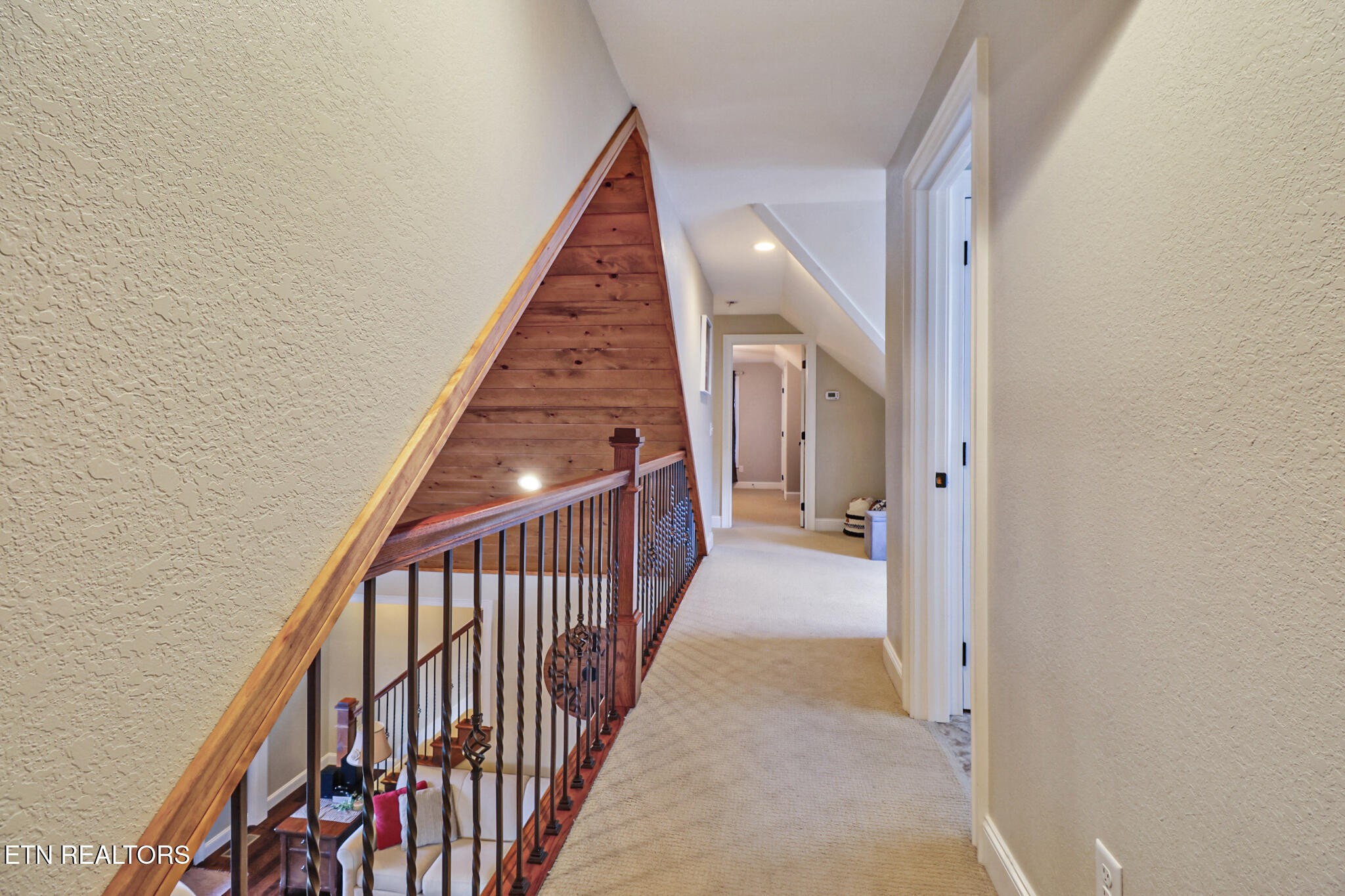 370 Randolph Road Crossville, TN 38571 - Photo 30 of 60 a view of a stairs and an entryway