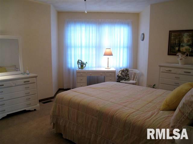 21 Oak Grove Road Geneseo, IL 61254 - Photo 8 of 12 Gallery Image 8