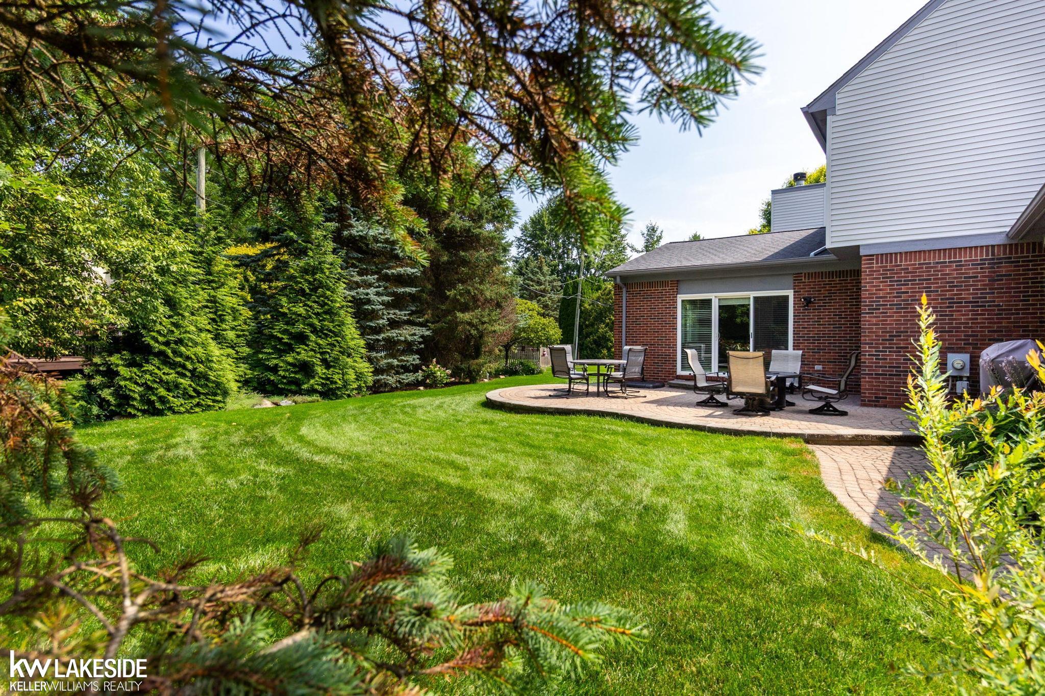 2925 Manorwood Road Troy, MI 48085 - Photo 51 of 70 50184901-f9ae6083-8ea5-428f-bfaf-43b500f29755.JPG