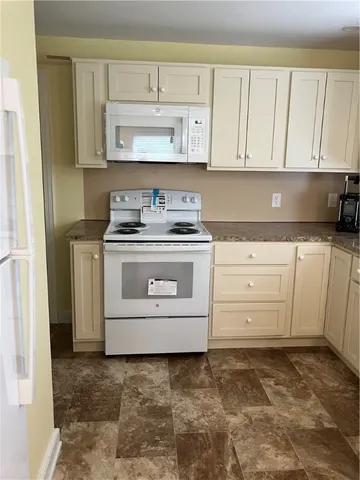 $3,000 | 100 Forge Road, North Kingstown, RI 02852