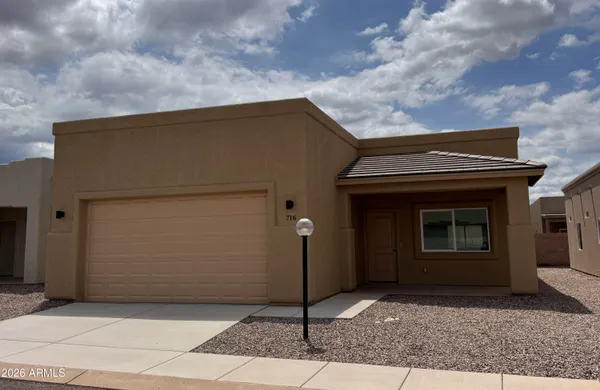 $252,000 | 716 South Sky Ranch Road, Pearce, AZ 85625