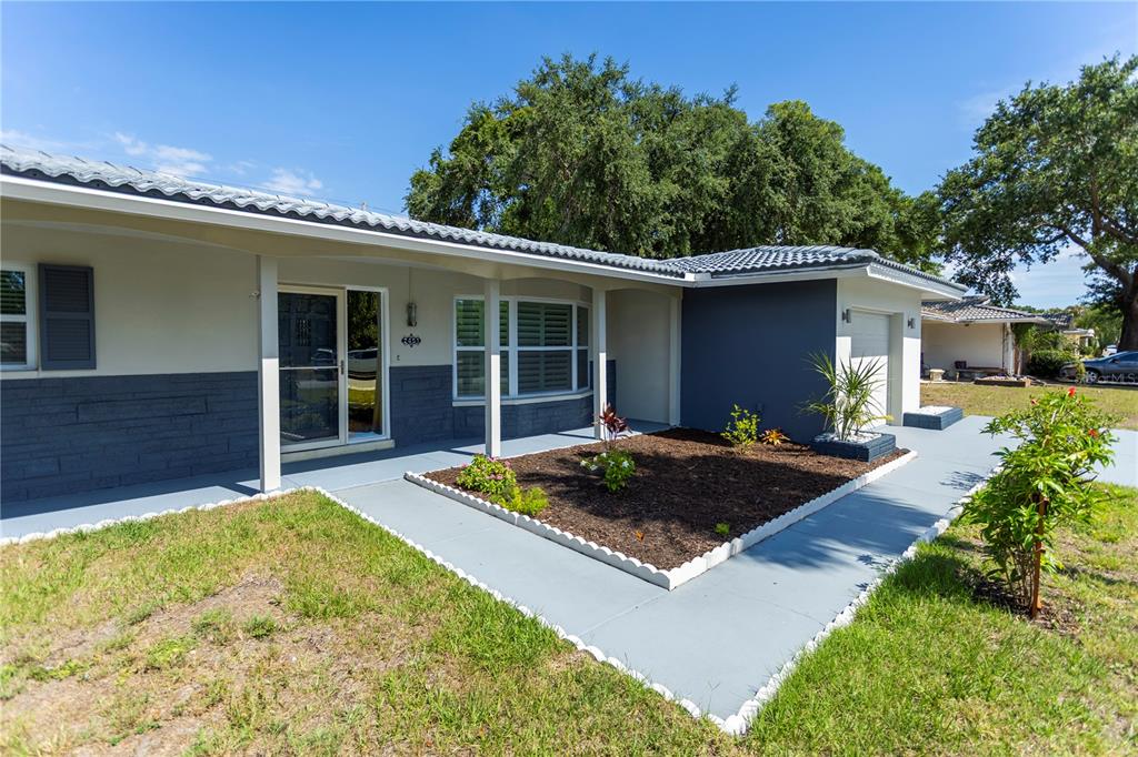 2451 Rutland Lane Clearwater, FL 33763 - Photo 2 of 45