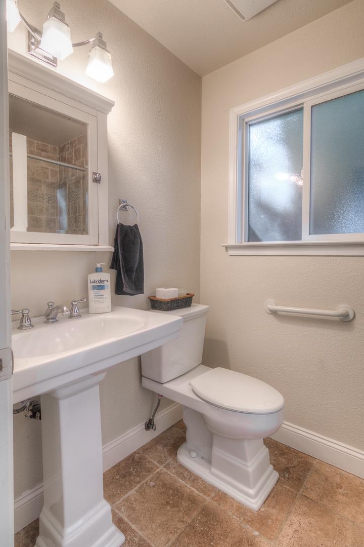 3330 Meadow Court Rescue, CA 95672 - Photo 22 of 31 Gallery Image 22