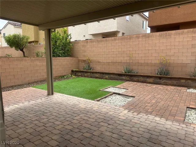 $2,800 | 949 Huntington Cove Parkway, Las Vegas, NV 89178