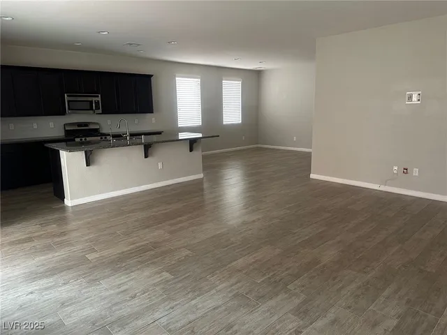 $2,800 | 949 Huntington Cove Parkway, Las Vegas, NV 89178