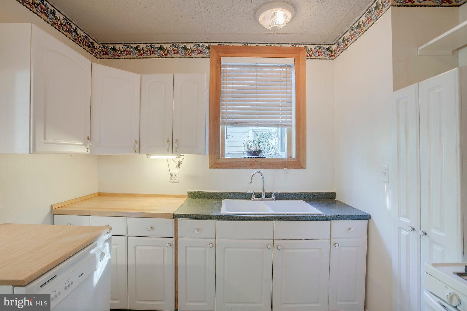 4709 Pilgrim Road Baltimore, MD 21214 - Photo 14 of 44 Kitchen