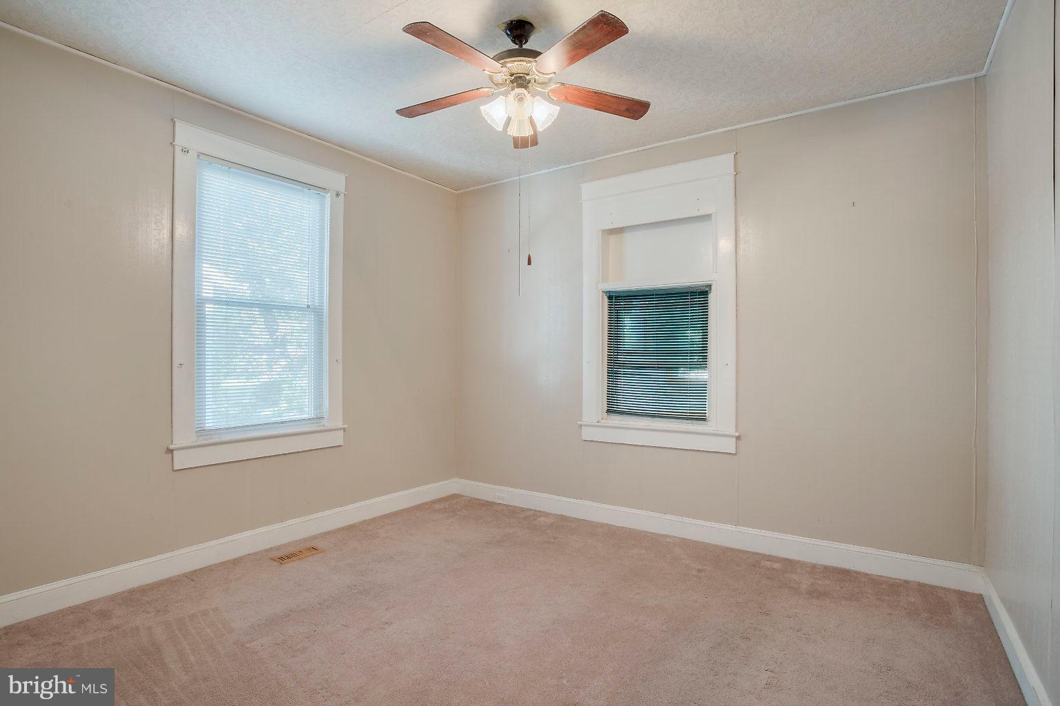 4709 Pilgrim Road Baltimore, MD 21214 - Photo 21 of 44 Main level bedroom