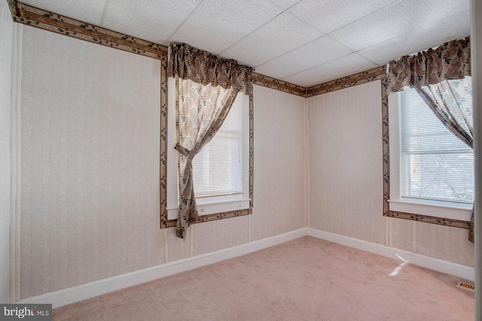 4709 Pilgrim Road Baltimore, MD 21214 - Photo 23 of 44 Main level bedroom - 1 of 2 on the ML