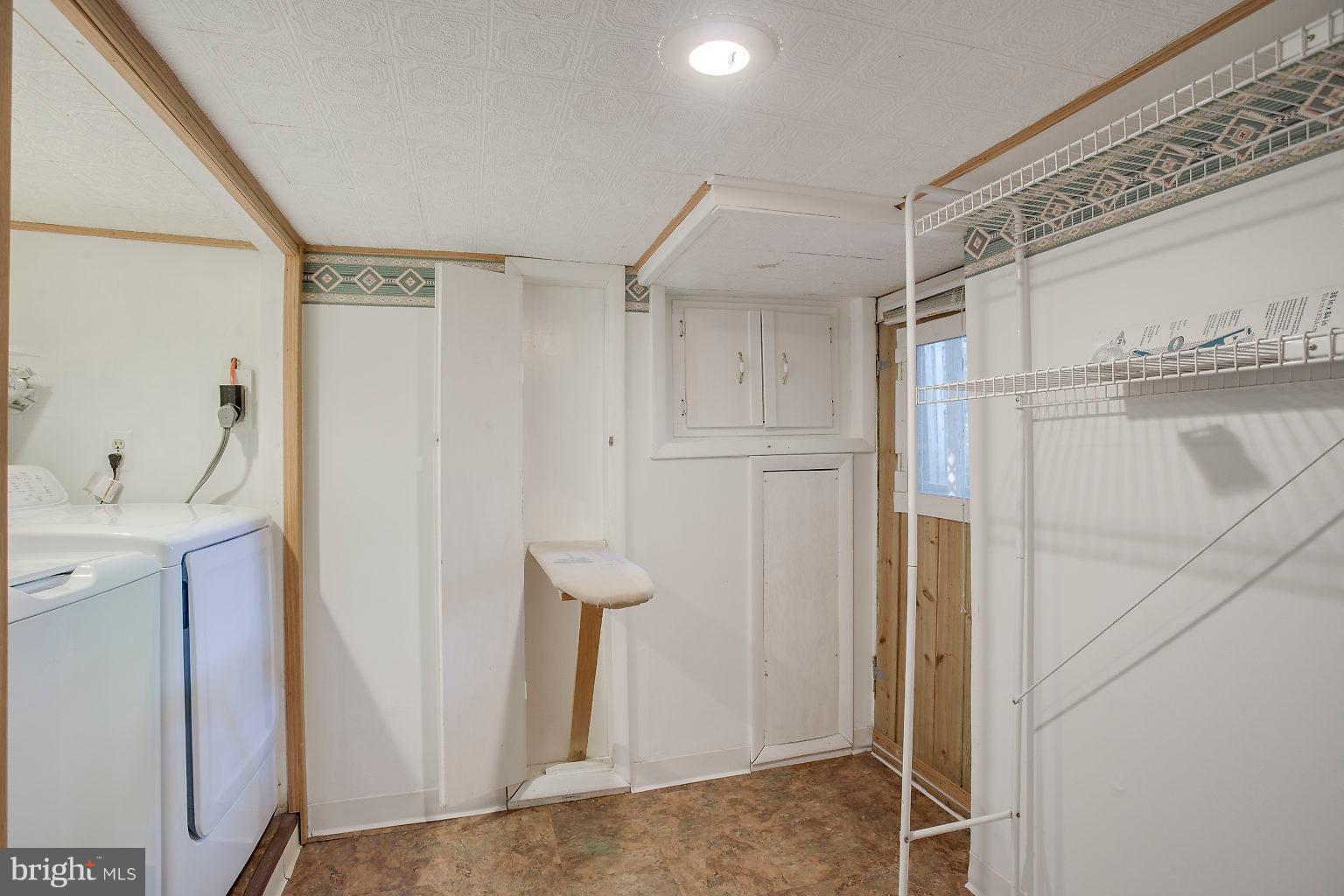 4709 Pilgrim Road Baltimore, MD 21214 - Photo 32 of 44 LL Laundry room