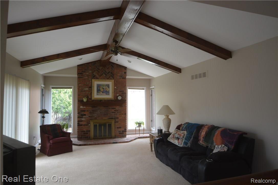 2629 Munster Road Rochester, MI 48309 - Photo 6 of 26 DSC_4532.JPG