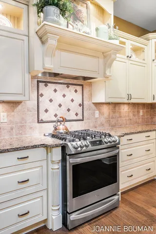 $929,900 | 15611 River Woods, West Olive, MI 49460