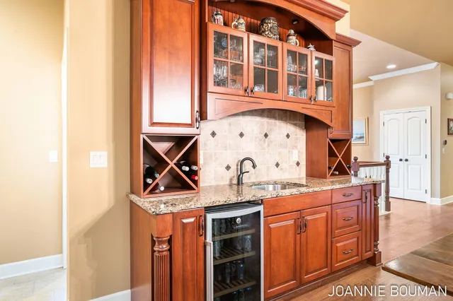 $929,900 | 15611 River Woods, West Olive, MI 49460