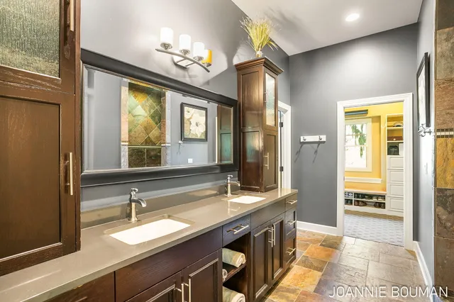 $929,900 | 15611 River Woods, West Olive, MI 49460