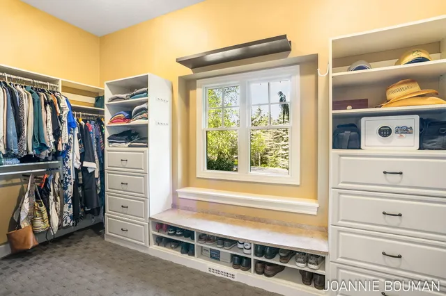 $929,900 | 15611 River Woods, West Olive, MI 49460