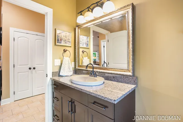 $929,900 | 15611 River Woods, West Olive, MI 49460