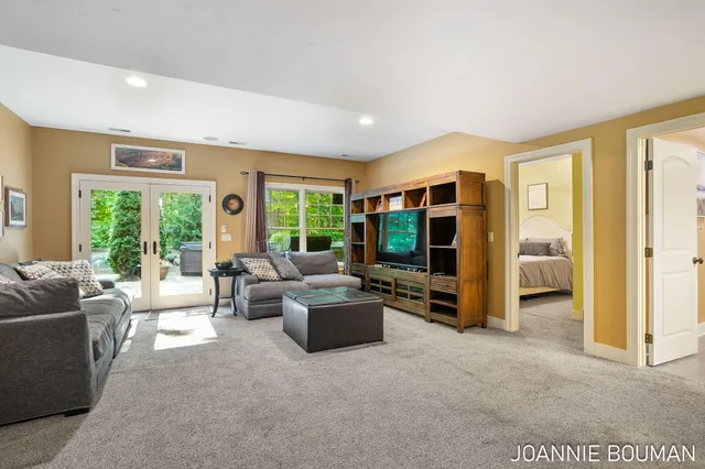 $929,900 | 15611 River Woods, West Olive, MI 49460