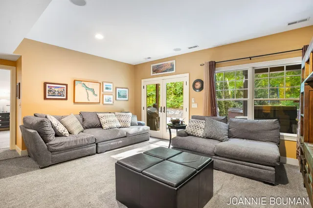 $929,900 | 15611 River Woods, West Olive, MI 49460