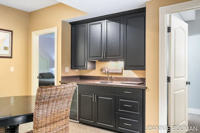 $929,900 | 15611 River Woods, West Olive, MI 49460