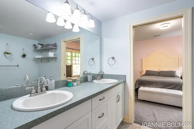 $929,900 | 15611 River Woods, West Olive, MI 49460