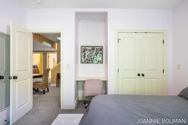 $929,900 | 15611 River Woods, West Olive, MI 49460