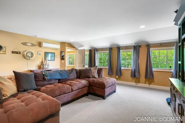 $929,900 | 15611 River Woods, West Olive, MI 49460