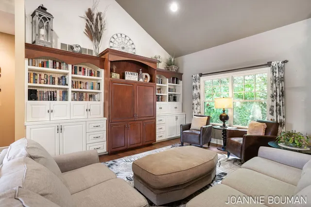 $929,900 | 15611 River Woods, West Olive, MI 49460