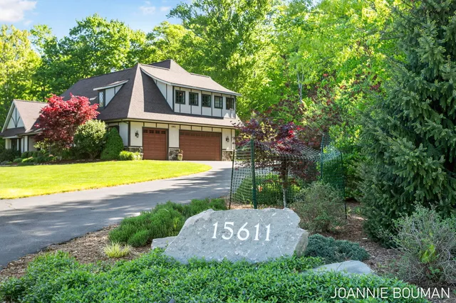 $929,900 | 15611 River Woods, West Olive, MI 49460