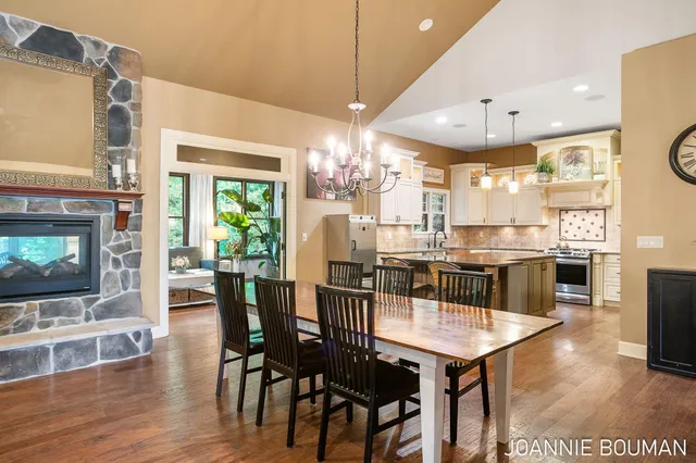 $929,900 | 15611 River Woods, West Olive, MI 49460