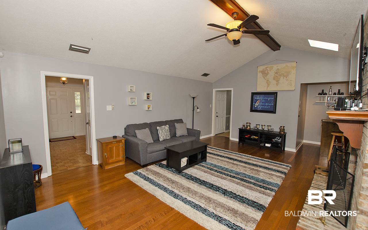 2804 Brookside Drive Mobile, AL 36693 - Photo 5 of 27 Living Room