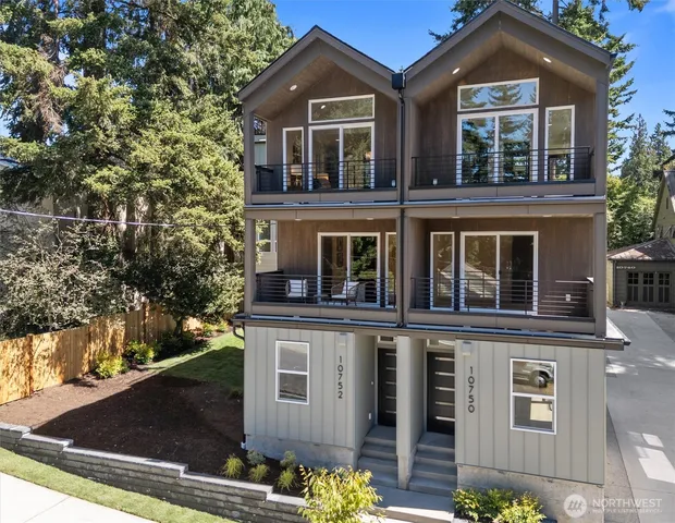 $619,950 | 10750 Interlake Avenue North, Seattle, WA 98133