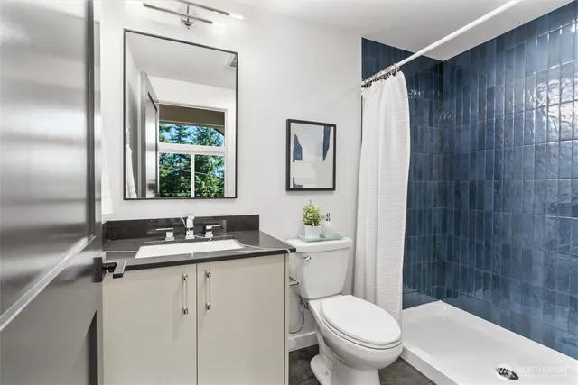 $619,950 | 10750 Interlake Avenue North, Seattle, WA 98133