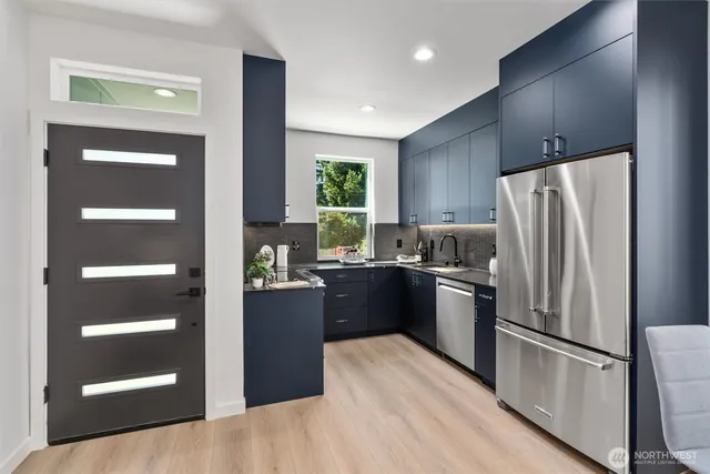 $619,950 | 10750 Interlake Avenue North, Seattle, WA 98133