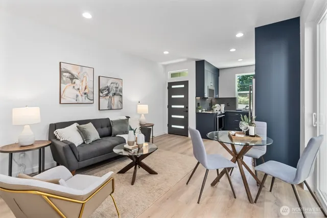 $619,950 | 10750 Interlake Avenue North, Seattle, WA 98133