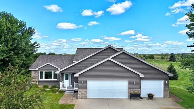 $465,000 | 39534 Primrose Court, Sauk Centre, MN 56378