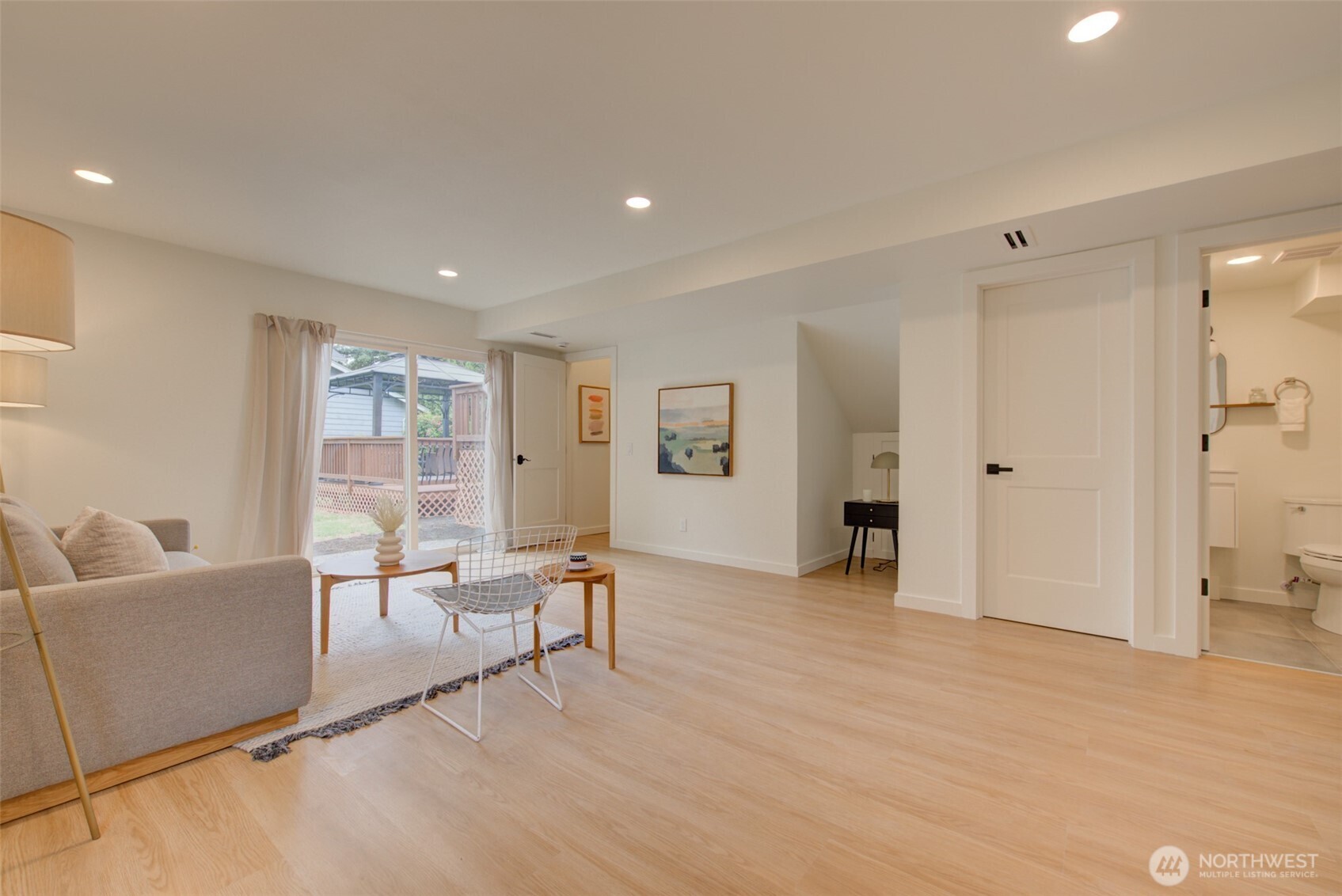 4303 Northeast 24th Street Renton, WA 98059 - Photo 18 of 30