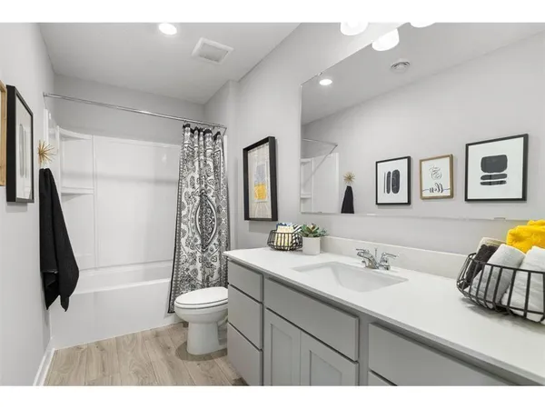 $2,600 | 5154 Stable View Drive, Woodbury, MN 55129