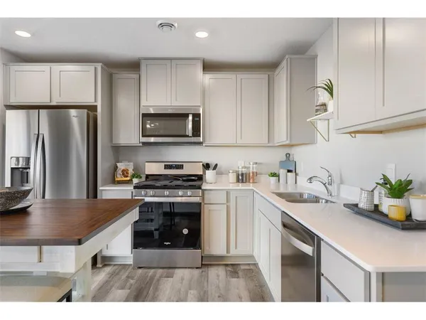$2,600 | 5154 Stable View Drive, Woodbury, MN 55129