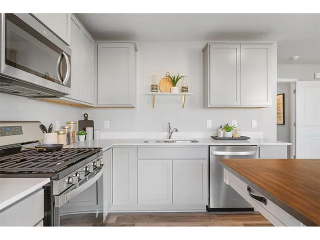 $2,700 | 5154 Stable View Drive, Woodbury, MN 55129