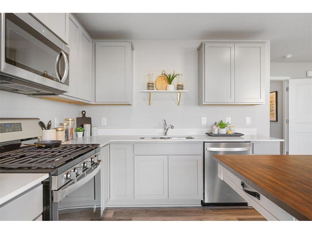 5154 Stable View Drive Woodbury, MN 55129 - Photo 6 of 15