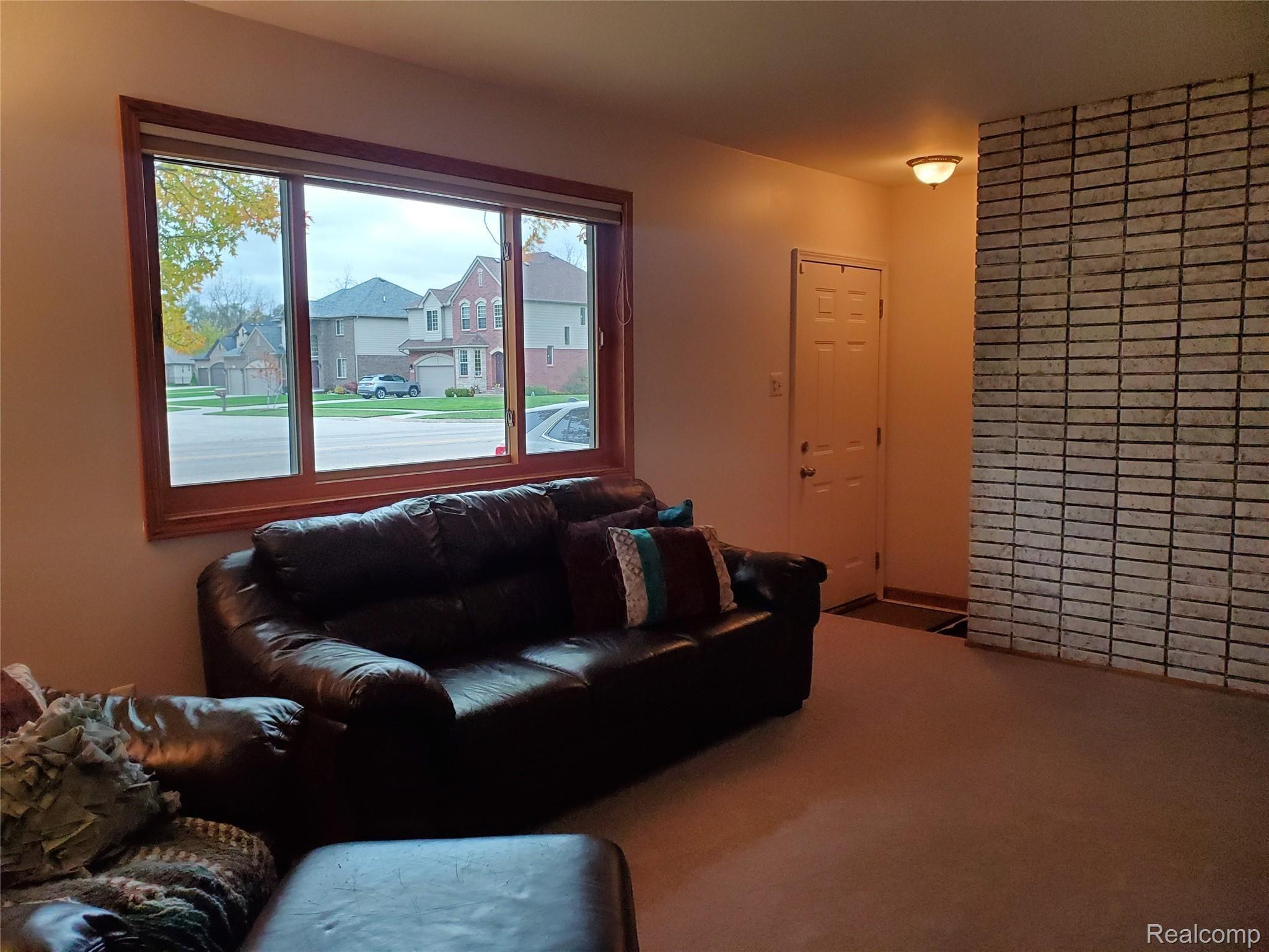 12523 Clinton River Road Sterling Heights, MI 48313 - Photo 13 of 31 20191027_140502.jpg