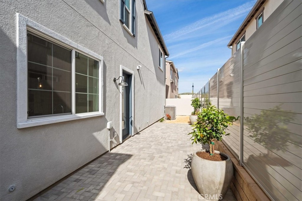 4831 Arroyo Run Moorpark, CA 93021 - Photo 33 of 33 Photos are of model match - interior and exterior finishes may vary