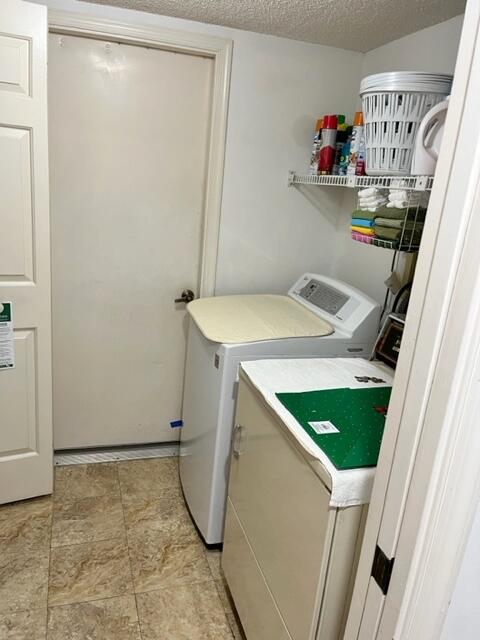 5520 Coach House Circle, Unit A Boca Raton, FL 33486 - Photo 44 of 101 Laundry to garage