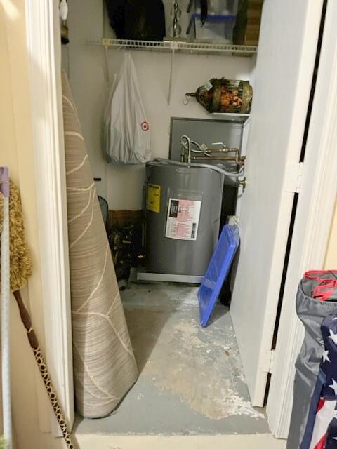 5520 Coach House Circle, Unit A Boca Raton, FL 33486 - Photo 49 of 101 Garage storage rm